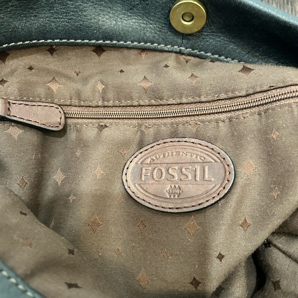 Fossil Explorer Leather Hobo Bag - Picture 7 of 7